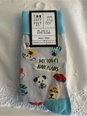 NWT dog mom crew socks (size S)